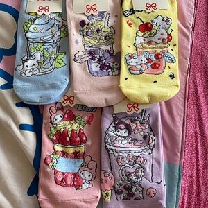 NWT Adorable Sanrio sock set
